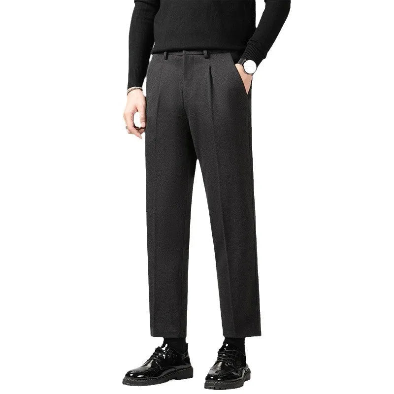 Raka herrbyxor med diskret struktur